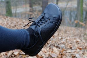 Peerko 2.0 kožené boty - Classic Black na noze