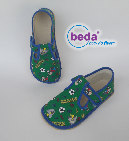 Beda barefoot - papučky na suchý zip zelené fotbal s opatkem
