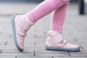 Dětské zimní barefoot boty Be Lenka Panda - Rose Pink na noze