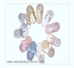 Barefoot Slippers Menu baby shoes - beige with a toy car