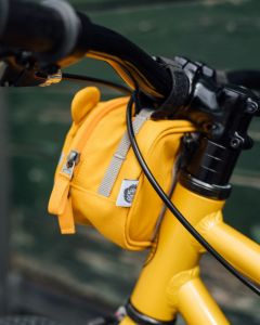 Dětská taška na řídítka Affenzahn Handlebar Tiger - yellow na kole 1